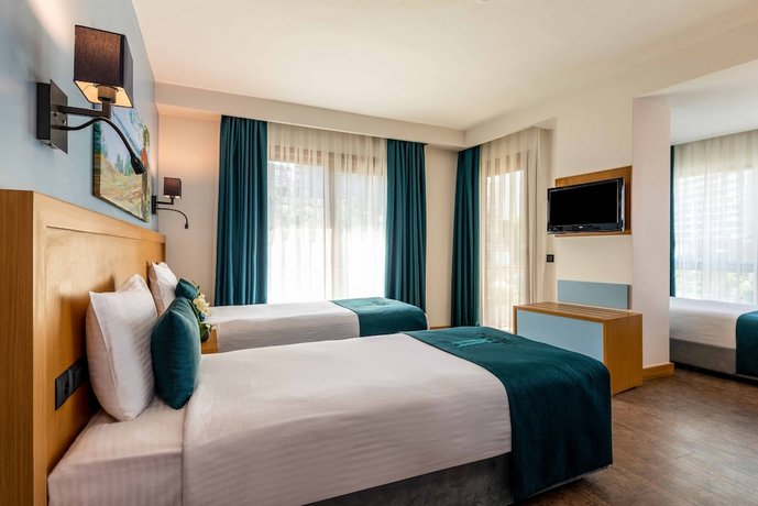 Big Box Hotel