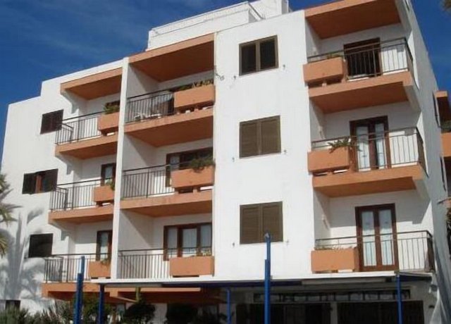 Apartments Llevant