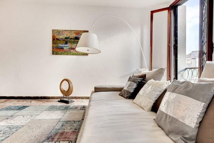 Ca Silvia Saint's Mark Square Apartment