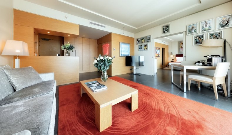 Monte-Carlo Bay Hotel & Resort