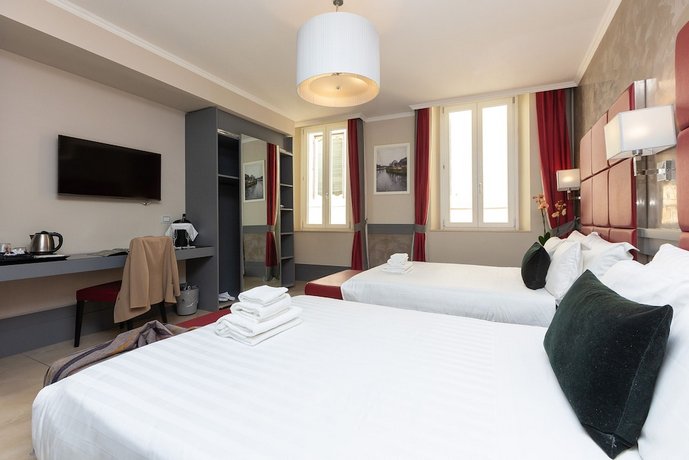 Piazza Venezia Hotel