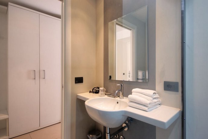 Manin Suites
