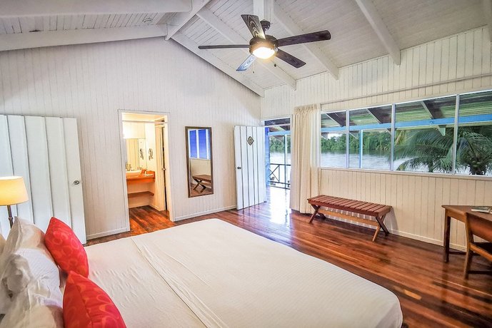 Tortuga Lodge & Gardens