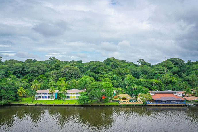Tortuga Lodge & Gardens