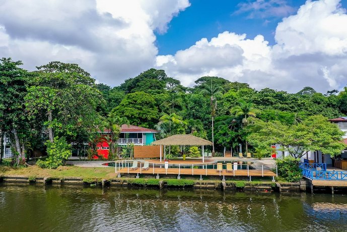 Tortuga Lodge & Gardens