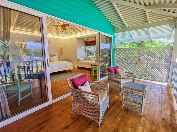 Tortuga Lodge & Gardens