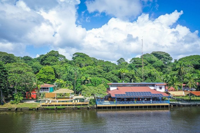Tortuga Lodge & Gardens