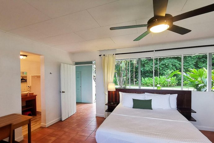 Tortuga Lodge & Gardens