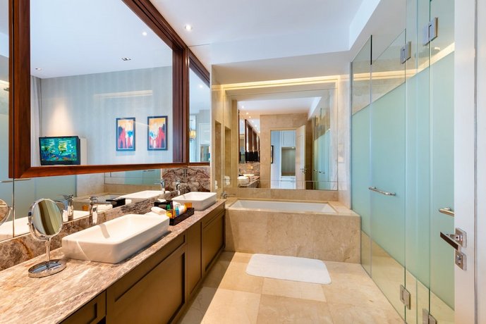 Resorts World Sentosa - Equarius Hotel