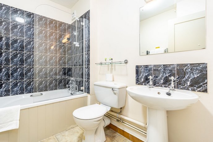 Best Western Limpley Stoke Hotel