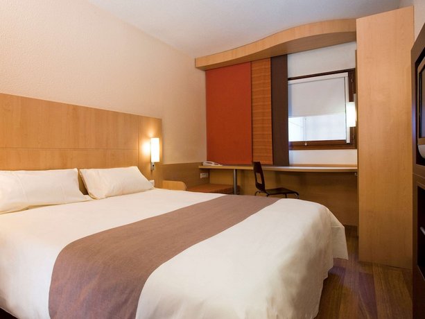 Ibis Sofia Airport Hotel - Park & Fly