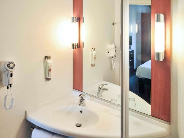 Ibis Sofia Airport Hotel - Park & Fly
