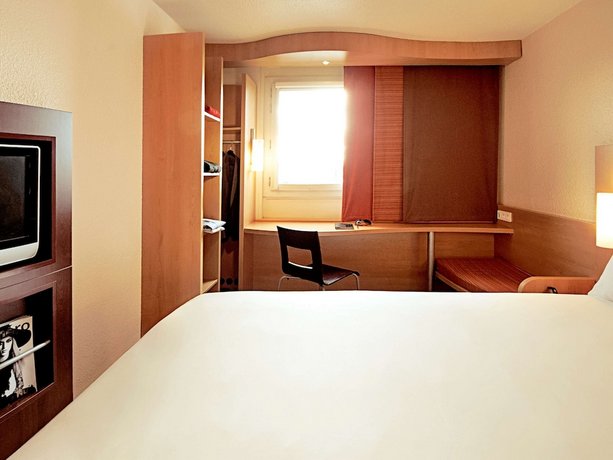 Ibis Sofia Airport Hotel - Park & Fly