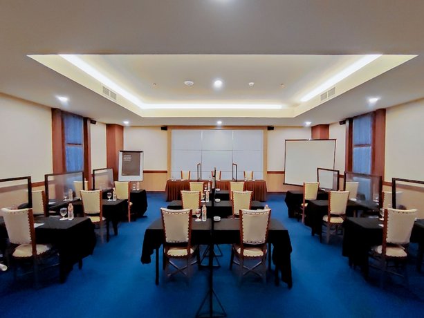Grand Dafam Q Hotel Banjarbaru DHM Syariah