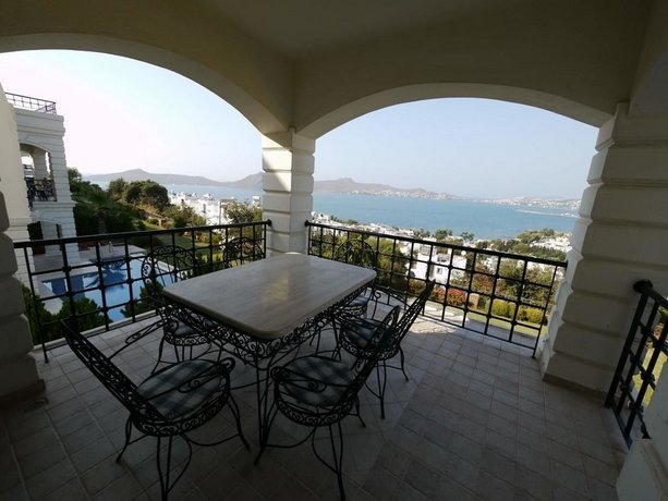 Elegant Villas 2/2