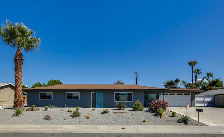 Palm Springs Life-Pool-3BR/2 5BA