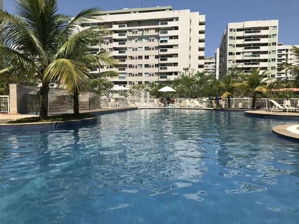 3 Quartos Mobiliado Com Piscina E Estacionamento E Portaria 24h Em Condominio