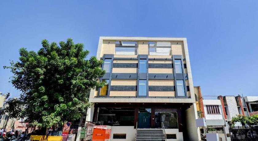 Capital O 22318 Hotel Grand Anshul