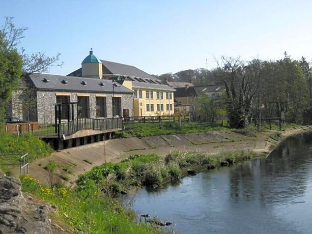 Court Yard Hotel
