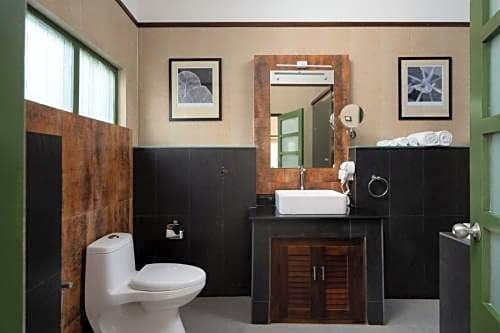 Aanavilasam Luxury Plantation House Kumily