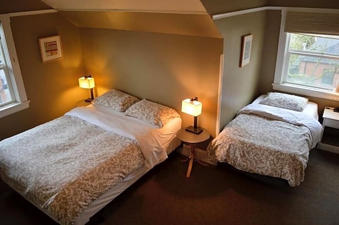 Portland International Guesthouse