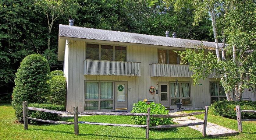 Valley Park D1 by RedAwning