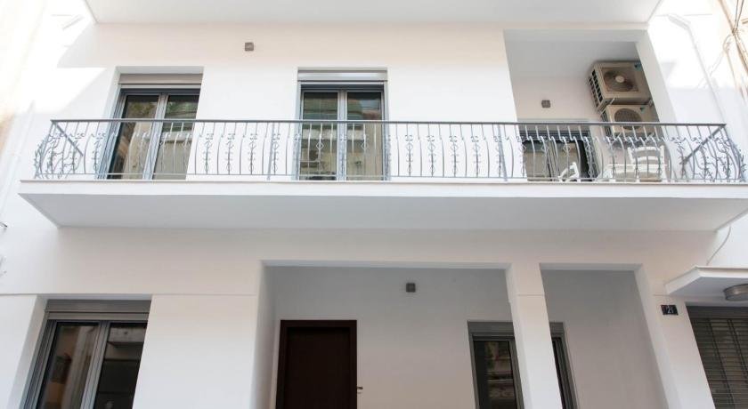 Five-Bedroom House near Acropolis