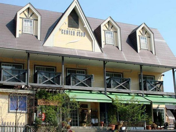 Hill Side Inn Center Club