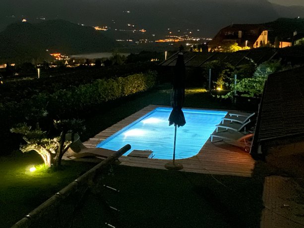 Traum Ferienwohnung mit atemberaubenden Seeblick Pool und Wlan