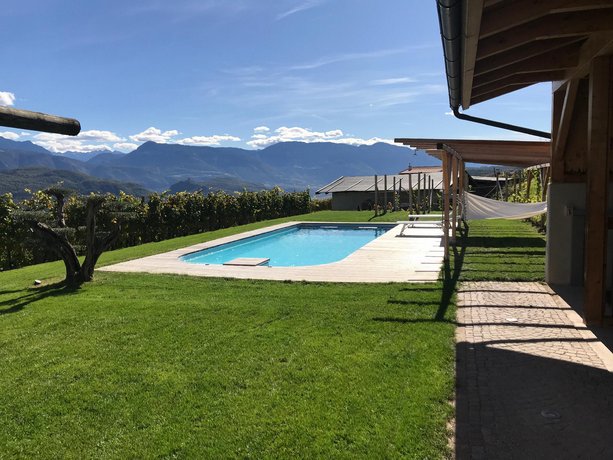 Traum Ferienwohnung mit atemberaubenden Seeblick Pool und Wlan