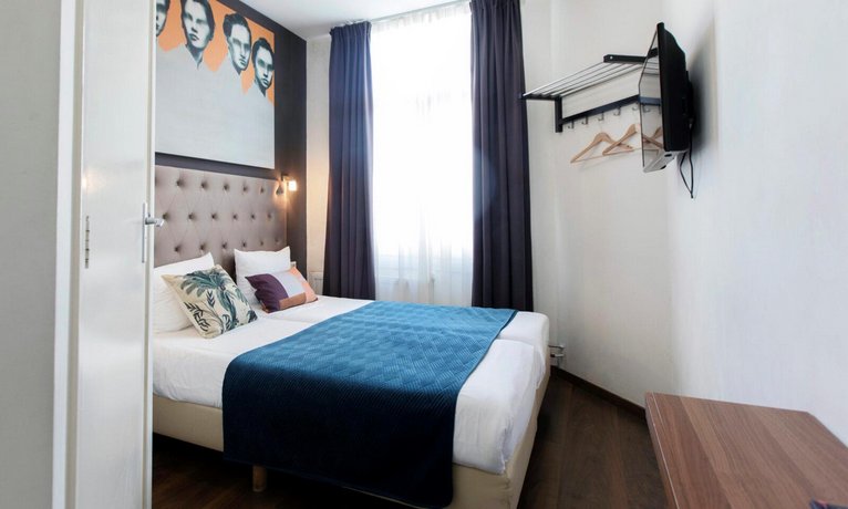 Quentin Golden Bear Hotel