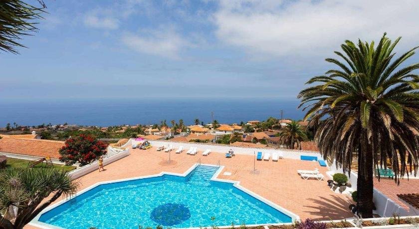 Cosy apartment in Tenerife views pool & WiFi