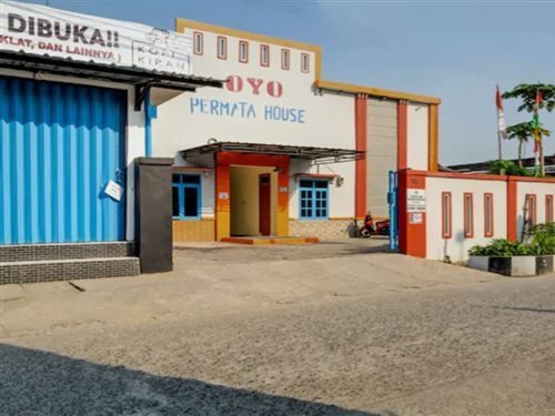 OYO 3767 Permata House