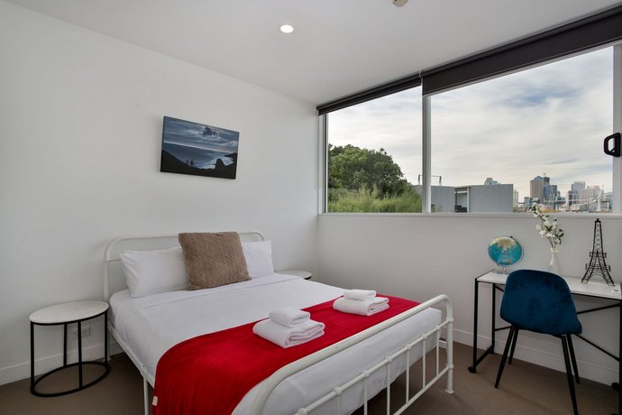 2 Bedroom Penthouse Apartment With City Views