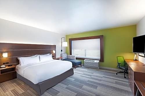 Holiday Inn Express and Suites Chanute