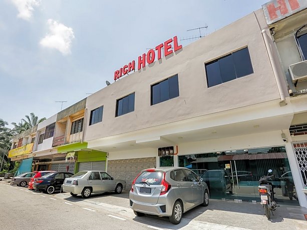 OYO 89495 Rich Hotel