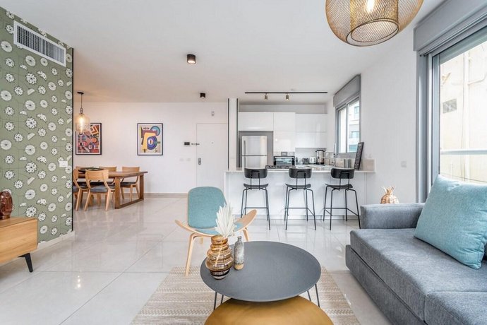 Amazing 3Bedrooms 2 Baths Balcony and Parking PRV
