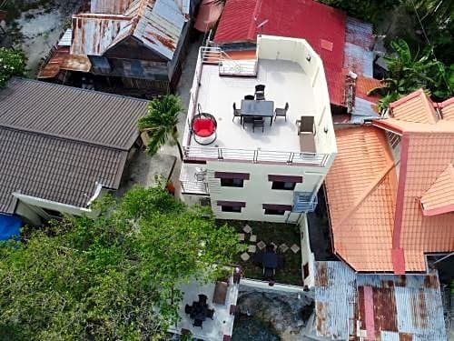 Melronz inn