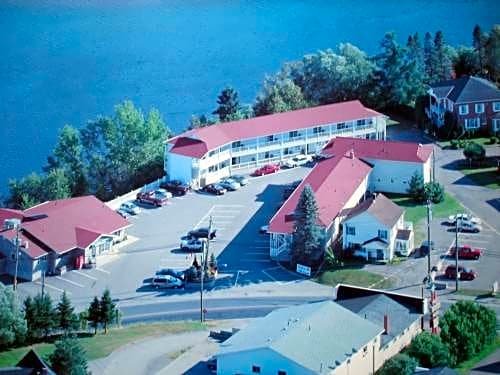 Hilltop Motel & Restaurant Hazeldean Canada thumbnail