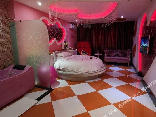 Baolong Ge Theme Hotel