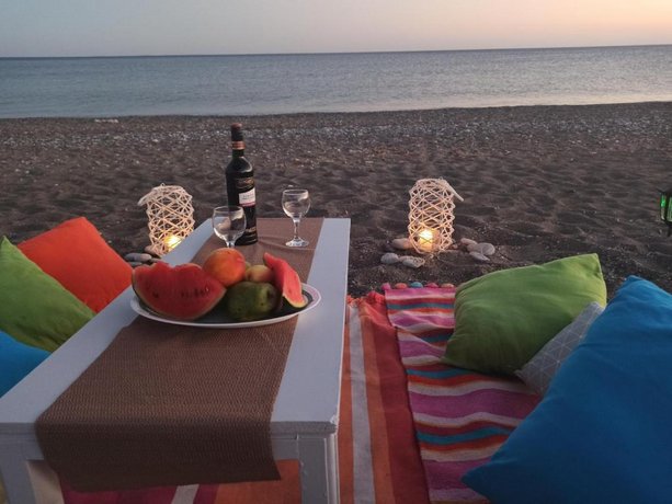 Hatzidakis Beach Retreat