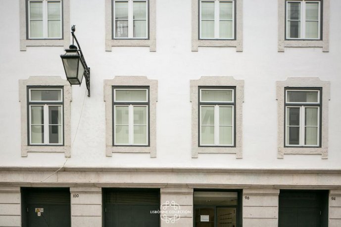 Downtown Stylish By The River 66 By Lisbonne Collection