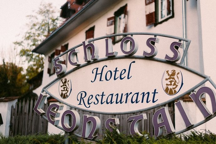 Hotel Schloss Leonstain Portschach am Worthersee Austria thumbnail