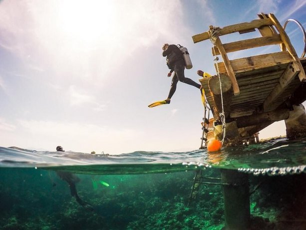 The Breakers Diving and Surfing Lodge Soma Bay