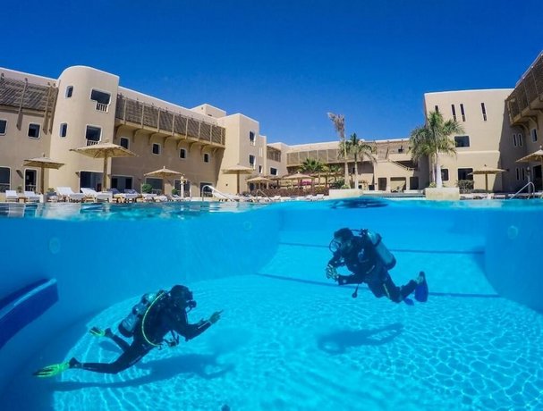 The Breakers Diving and Surfing Lodge Soma Bay