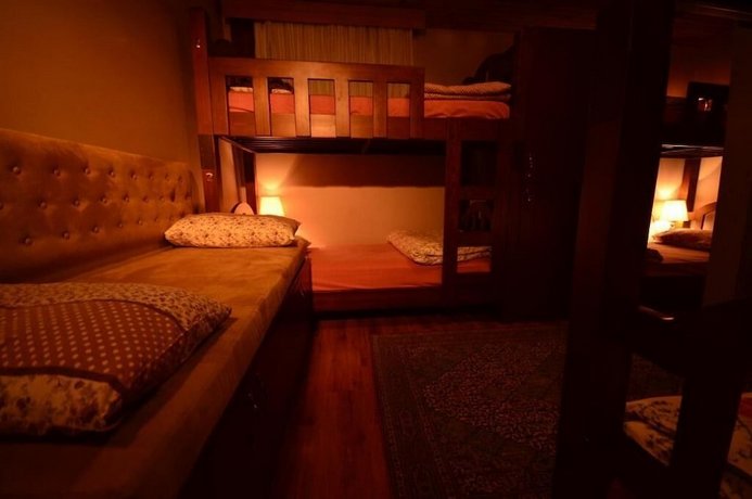 Station Hotel 34