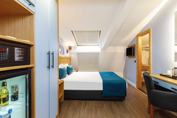 Big Box Hotel