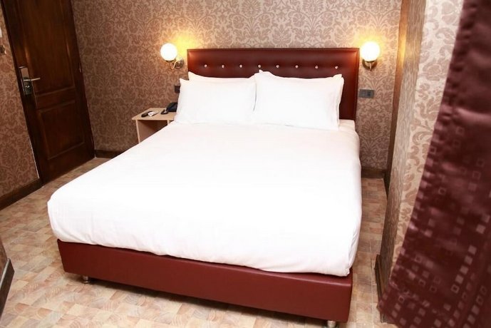Harrys Suite Hotel