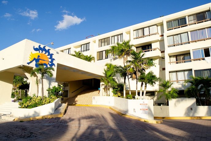 Solymar Condo Beach Resort by Casago