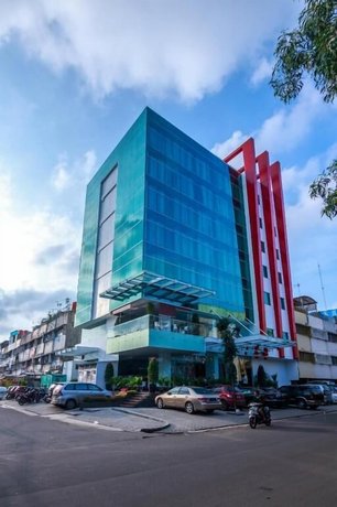 RedStar Hotel